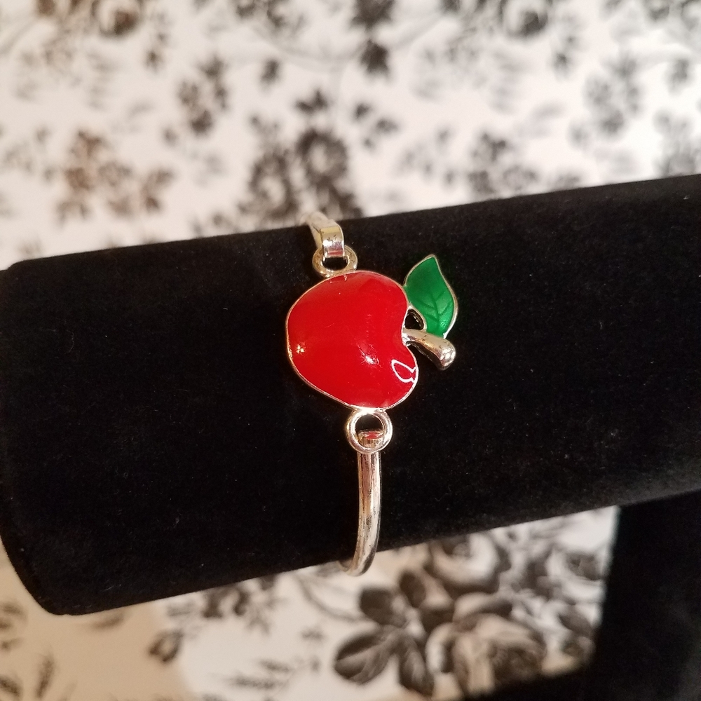Apple bracelet  jlp7